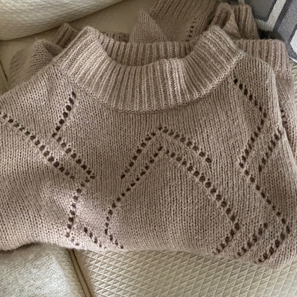 H&M Women's Beige Sweater - Picture 10 of 10